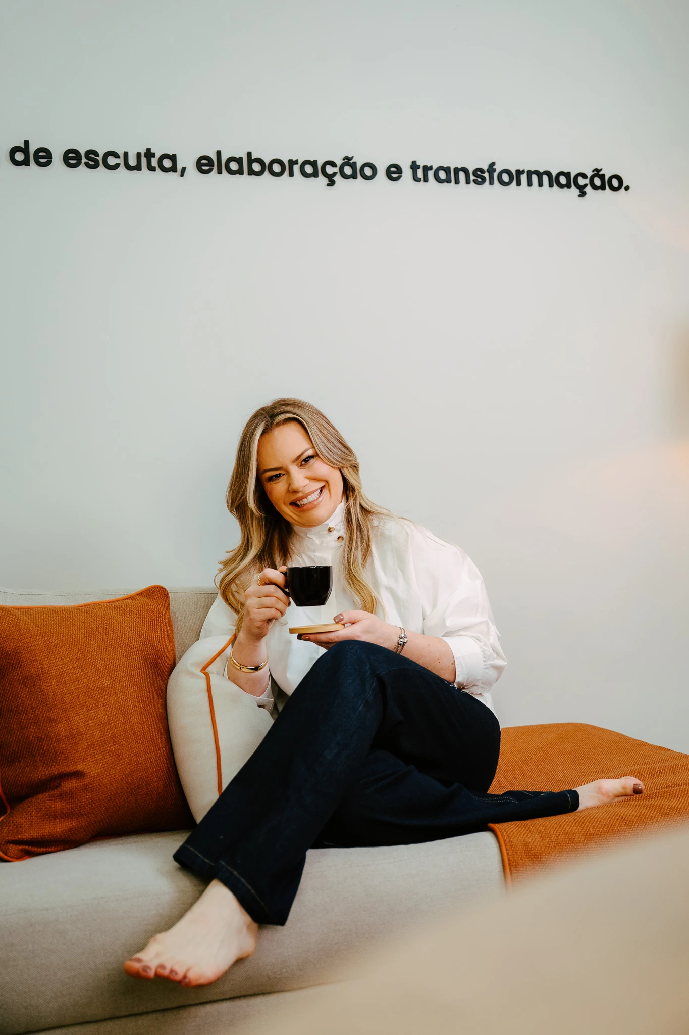 Fernanda Marques em uma foto de apresentação da seção Sobre a profissional